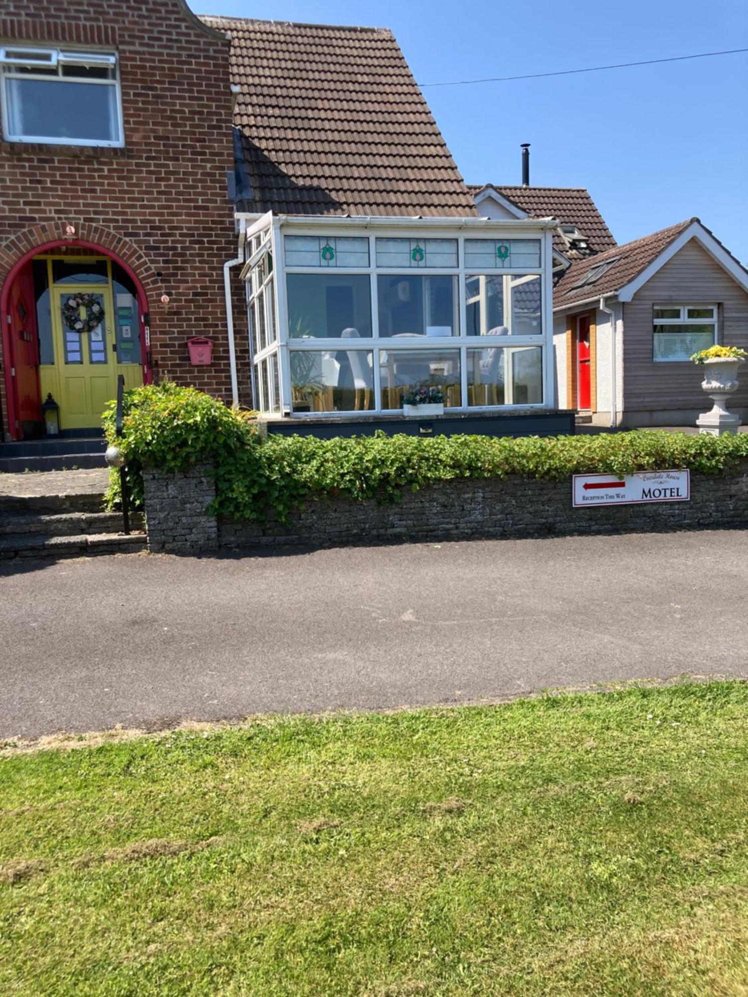 Overdale Motel Lisburn Exterior foto